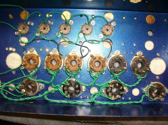Blueampfilamentwiringcloseup.jpg